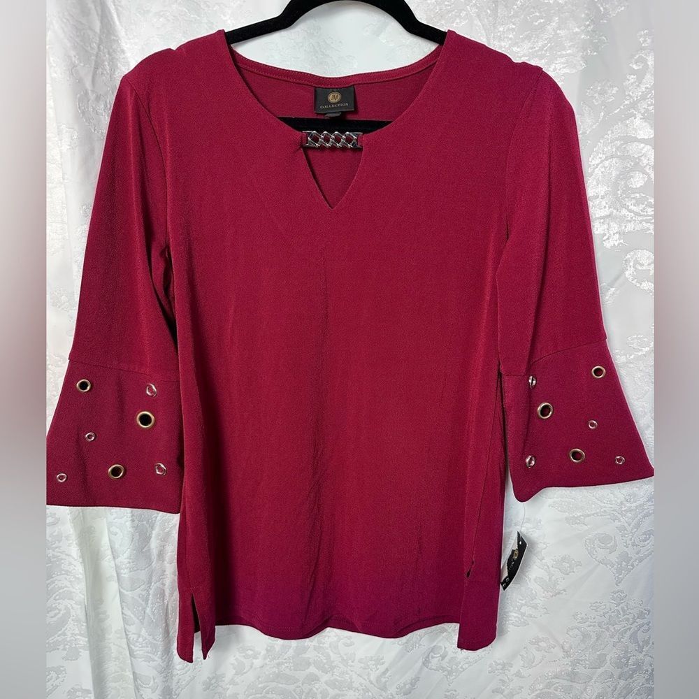 ⭐️JM Collection Red Bell Sleeve Blouse with Cut Out Embellishments